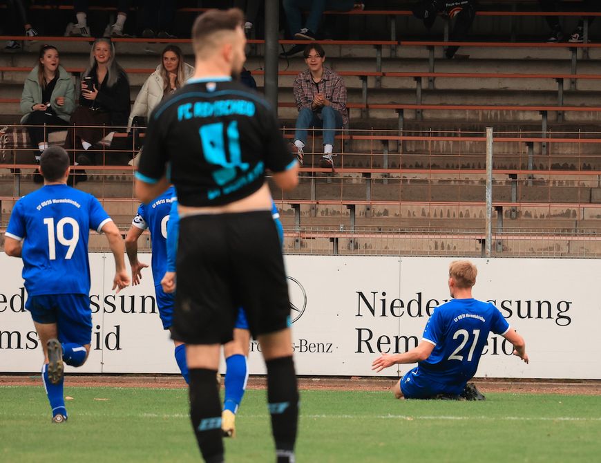 Trotz Unterzahl - klarer Sieg beim FC Remscheid